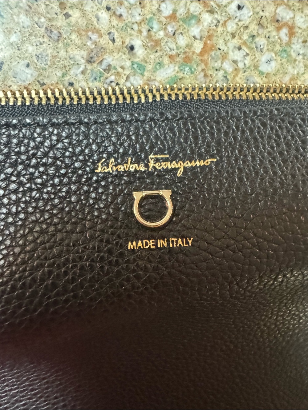 Salvatore Ferragamo tote Black Pebbled Leather Gancini attached zipper purse - Picture 14 of 15